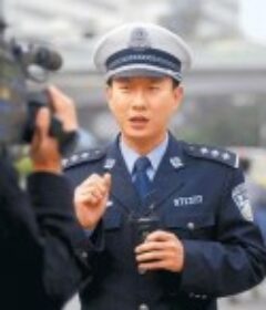 谭谈交通            (2005)