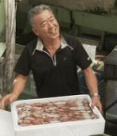 纪实72小时 旅行渔夫 钓乌贼的人生 ドキュメント72時間 旅漁師 イカ釣り人生            (2015)