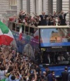 蓝色梦想：进军温布利 Sogno azzurro - La strada per Wembley            (2021)